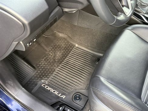 Used 2020 Toyota Corolla XSE image 33