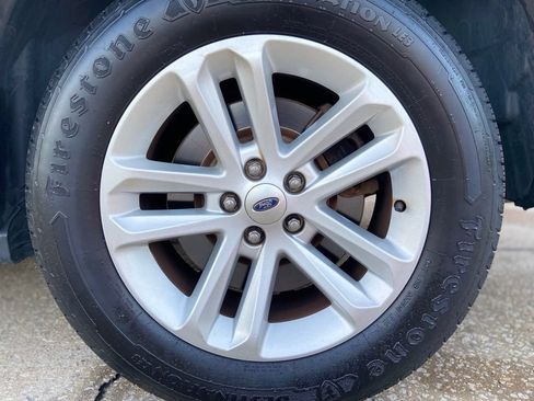 Used 2016 Ford Explorer XLT w/ Equipment Group 202A FWD image 10