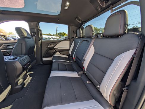 New 2025 Chevrolet Silverado EV RST image 27