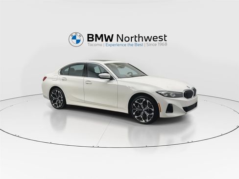 New 2026 BMW 330i xDrive Sedan w/ Convenience Package image 6