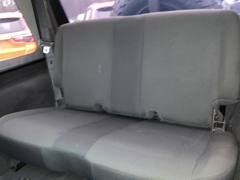 Used 2006 Jeep Wrangler Rubicon w/ Security Group image 22