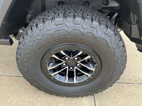 New 2026 Jeep Wrangler Unlimited Rubicon w/ Xtreme 35 Tire Package AWD/4WD image 28