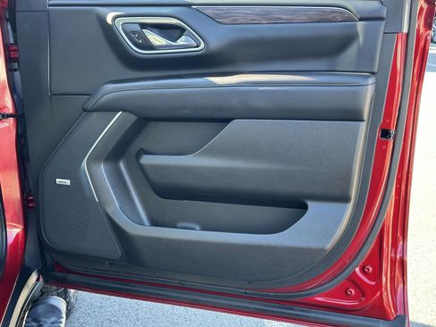 Used 2021 Chevrolet Tahoe Z71 w/ Z71 Off-Road Package image 27