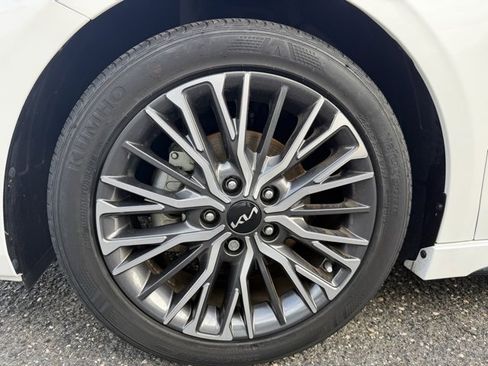 Used 2023 Kia Forte GT-Line w/ GT-Line Premium Package image 7