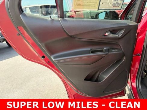 Used 2018 Chevrolet Equinox Premier FWD image 13