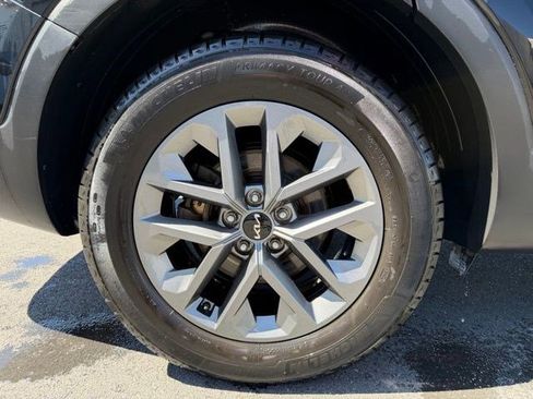 Used 2023 Kia Telluride LX AWD/4WD image 23