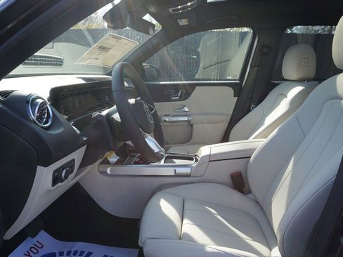 New 2026 Mercedes-Benz GLB 250 image 9