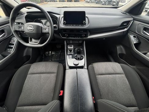 Used 2025 Nissan Rogue SV image 35