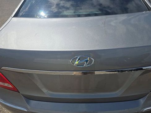 Used 2012 Hyundai Equus Signature RWD image 18