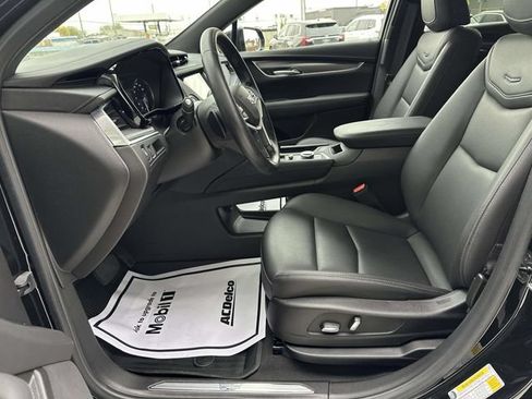 Certified 2025 Cadillac XT5 Luxury w/ LPO, Floor Liner Package FWD image 15
