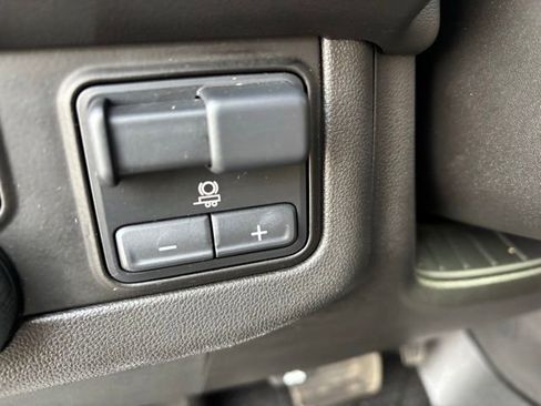 Used 2021 Chevrolet Tahoe Premier w/ Premium Package AWD/4WD image 21