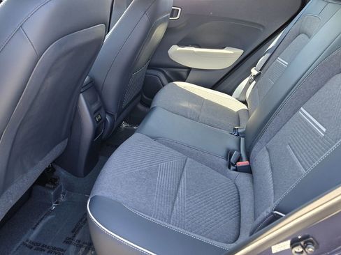Certified 2024 Hyundai Venue Limited FWD image 11