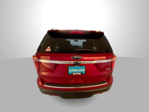 Used 2018 Ford Explorer XLT w/ Equipment Group 202A AWD/4WD image 7