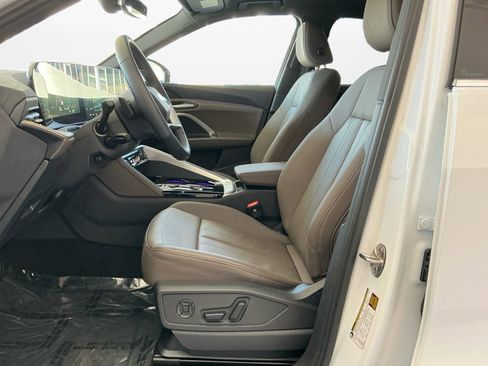 Certified 2025 Audi Q5 Premium w/ Convenience Package image 11