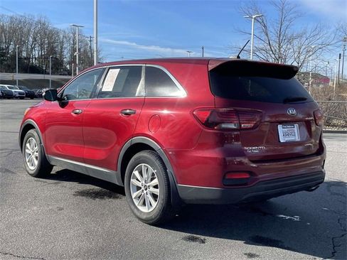 Used 2019 Kia Sorento LX image 3