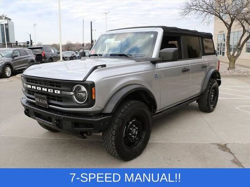 Used 2022 Ford Bronco Black Diamond image 2