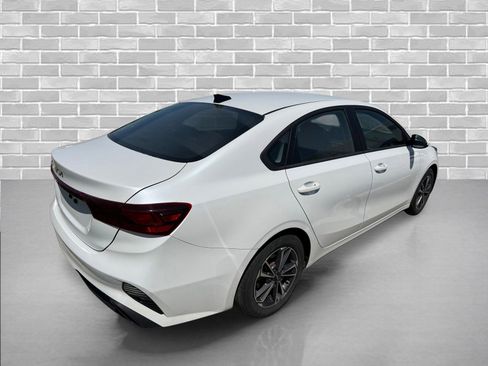 Used 2023 Kia Forte LXS FWD image 3