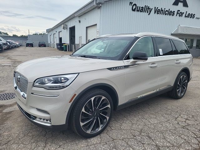 Used 2020 Lincoln Aviator Reserve w/ Equipment Group 202A AWD/4WD image 26