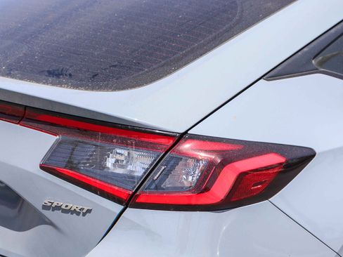 Used 2024 Honda Civic Sport image 9