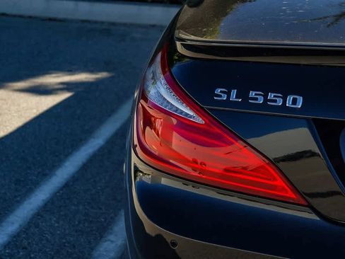 Used 2013 Mercedes-Benz SL 550 image 34