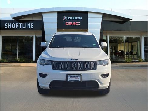 Used 2019 Jeep Grand Cherokee Altitude AWD/4WD image 6