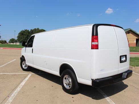 Used 2021 Chevrolet Express 2500 Extended w/ Driver Convenience Package RWD image 3
