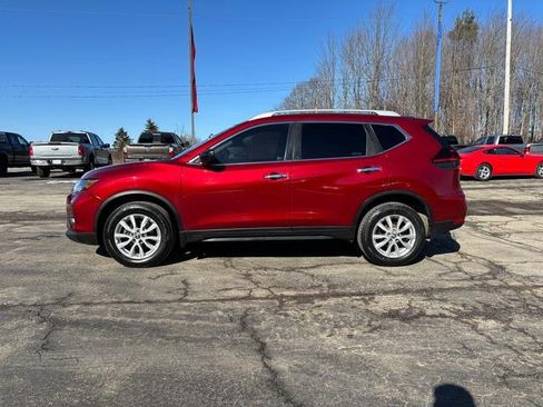 Used 2019 Nissan Rogue SV image 4