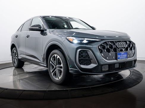 Certified 2025 Audi Q5 Premium Plus w/ Premium Plus image 2