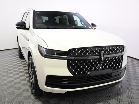 New 2026 Lincoln Navigator Black Label AWD/4WD image 9