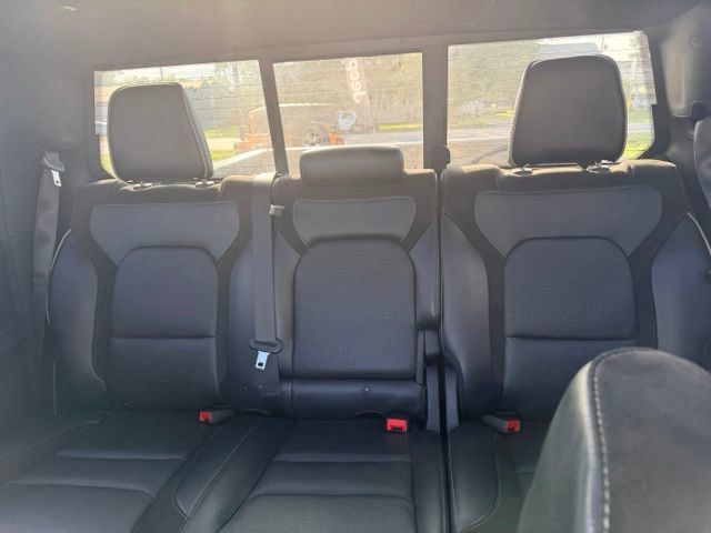 Used 2024 RAM 1500 Laramie AWD/4WD image 25