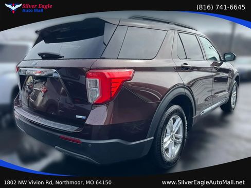 Used 2020 Ford Explorer XLT w/ Equipment Group 202A AWD/4WD image 4