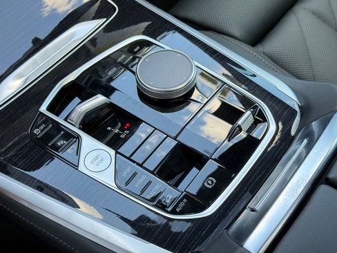 Used 2026 BMW X5 xDrive50e w/ M Sport Package image 11