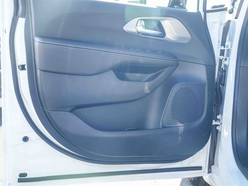 New 2026 Chrysler Voyager LX image 22