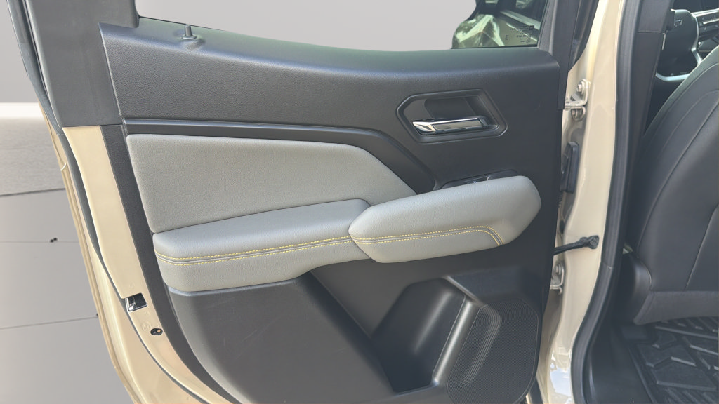 Used 2024 Chevrolet Colorado ZR2 w/ ZR2 Convenience Package III AWD/4WD image 23