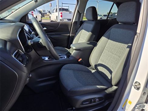 Used 2024 Chevrolet Equinox LT image 9