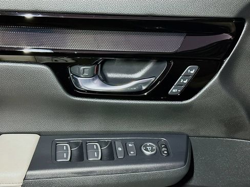 Used 2025 Honda CR-V EX-L image 18