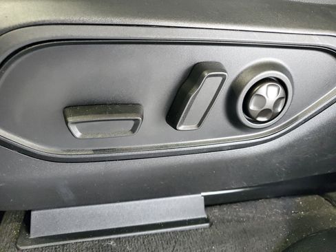 Used 2022 Jeep Grand Cherokee Limited 4xe w/ Luxury Tech Group II AWD/4WD image 19