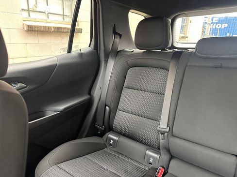 Used 2025 Chevrolet Equinox LT image 38