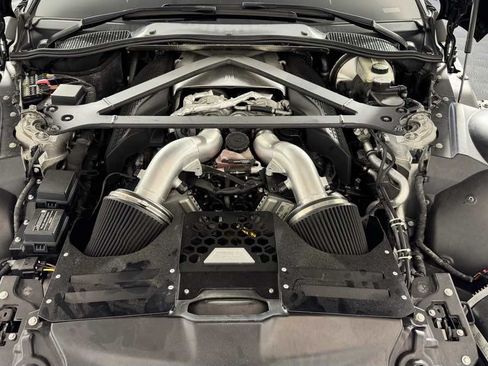 Used 2022 Aston Martin V8 Vantage Coupe RWD image 29