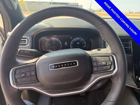 Used 2024 Jeep Wagoneer Series II w/ Flexible Seating Group image 20