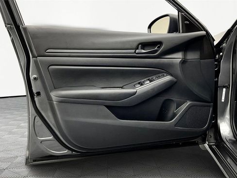 Used 2024 Nissan Altima 2.5 S image 23