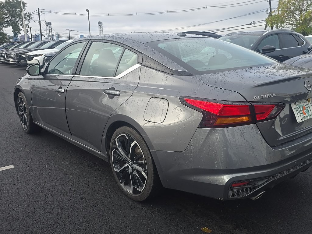 Used 2025 Nissan Altima 2.5 SR FWD image 4