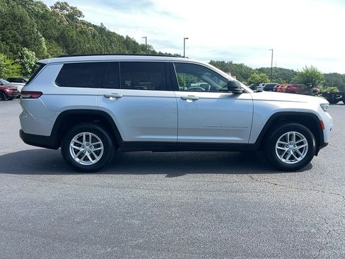 Used 2025 Jeep Grand Cherokee L Laredo RWD image 4