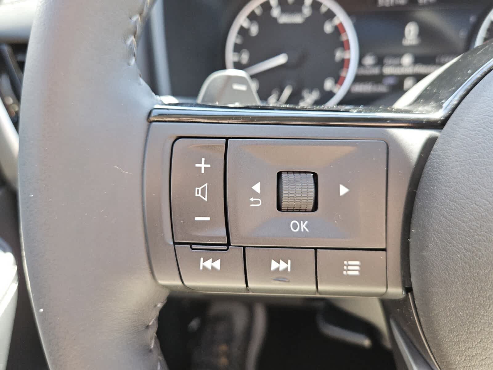 Used 2021 Nissan Rogue SL AWD/4WD image 12