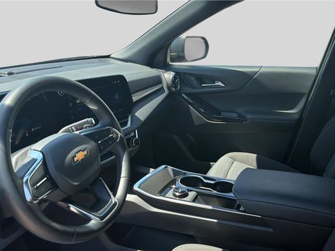 Used 2026 Chevrolet Equinox LT AWD/4WD image 16