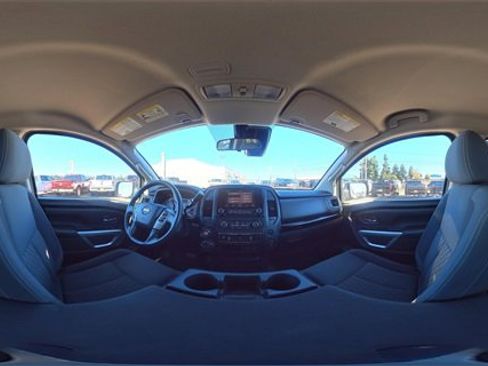 Used 2022 Nissan Titan SV image 33