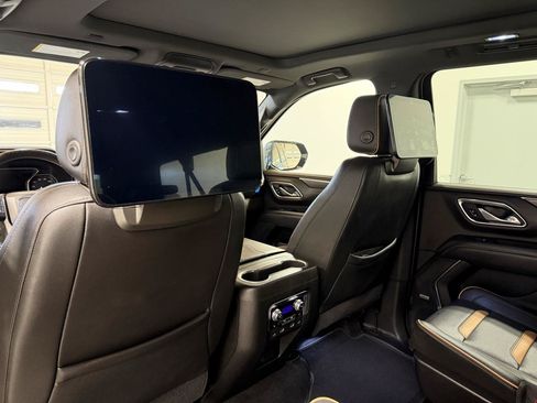 Used 2021 GMC Yukon XL AT4 w/ AT4 Premium Plus Package AWD/4WD image 27