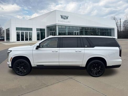Certified 2025 Cadillac Escalade ESV Sport Platinum w/ LPO, Floor Liner Package AWD/4WD image 6