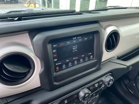 Used 2021 Jeep Wrangler Sport image 17