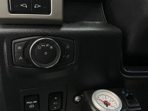 Used 2018 Ford F150 Lariat w/ Equipment Group 502A Luxury image 29